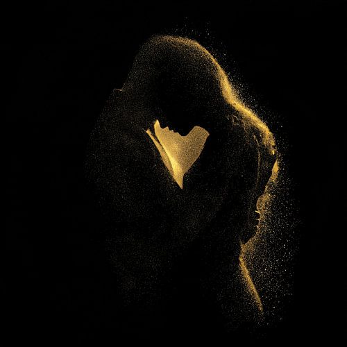 In elkaars armen vallen goud silhouette