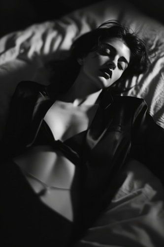 Stijlvol boudoir portret in zwart-wit