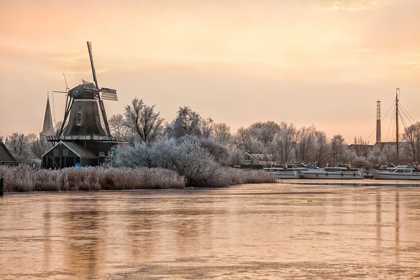 Die Windmühle De Rat bei IJlst in Friesland. Wout Kok One2expose Fotografie von Wout Kok