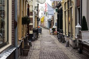 Winkelstraatje in oud Alkmaar