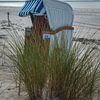 Strandkorb an der Nordsee mit Seegras auf Föhr von Jens Seßler