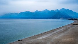 Panorama de la plage de Konyaalty à Antalya sur Flatfield