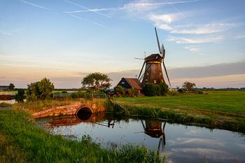Windmühle in der Landschaft in Holland
