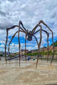 Spinnenskulptur „ 'Maman' “ von Louise Bourgeois vor dem Guggenheim Museum