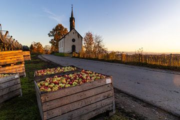 High cross chapel near Makdorf on Lake Constance by Jan Schuler