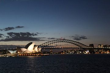 Sydney by night van Julia Wendelaar