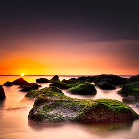 Zonsondergang Sunset Katwijk aan Zee Nederland van Wim van Beelen