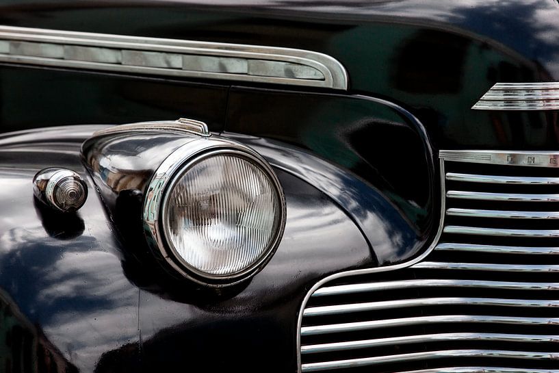 Détail voiture ancienne cubaine noire - Chevrolet par Marianne Ottemann - OTTI