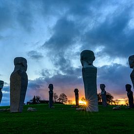 Dodekalitten im dramatischen Abendlicht von Andrea de Grauw