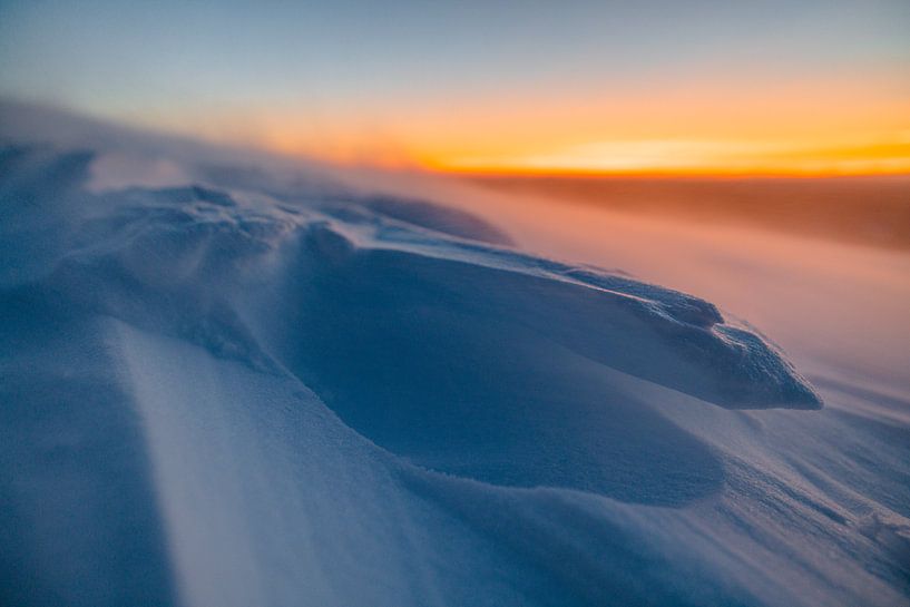 Close-up of snow hill in Urho Kekkonen NP by Martijn Smeets