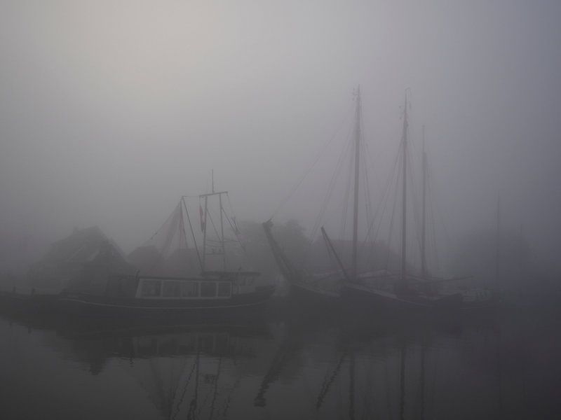 Ein nebliger Morgen in Hindeloopen von Joep Dirkx
