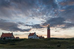 Leuchtturm Texel nach Sonnenuntergang von Andre Gerbens