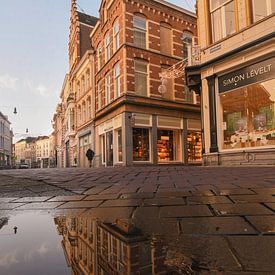 Gouden licht op de Vughterstraat ‘s-Hertogenbosch van Frederike Heuvel