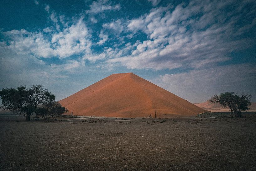 Sand dune in the Namib Desert of Namibia by Patrick Groß