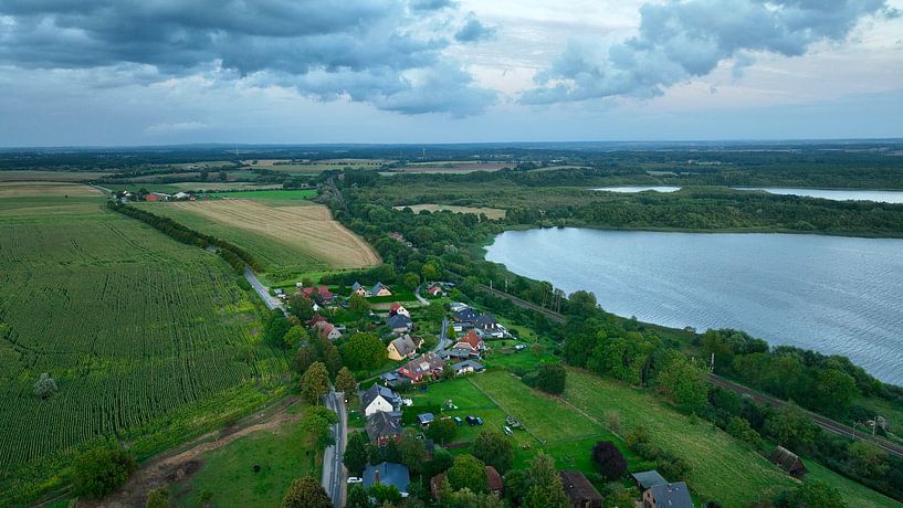 Luftaufnahme eines typischen deutschen Dorfes von StudioFocus