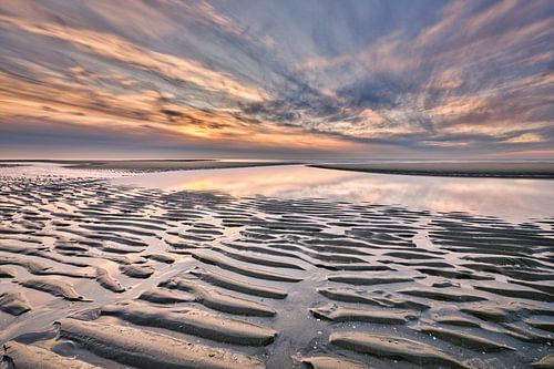 coucher de soleil sur la mer du Nord et la plage