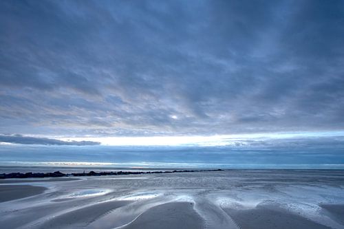 Heure bleue sur la côte de la mer du Nord sur Art Wittingen