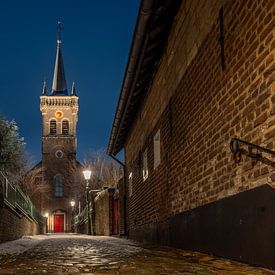 Elsloo le soir en hiver avec de la neige sur Maurice Meerten