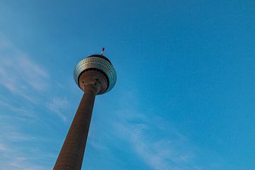 Rheinturm, Düsseldorf by Martijn