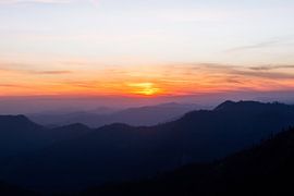 Sonnenuntergang über den Bergen des Sequoia National Park in der Sierra Nevada - Kalifornien Natur Landschaft Fotodruck - Reisefotografie von LotsofLiekePrints