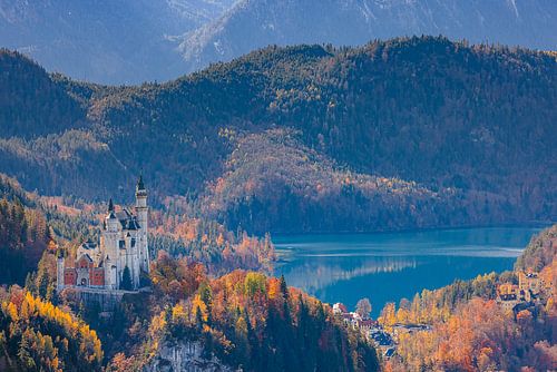 Kasteel Neuschwanstein in de herfst, Beieren, Duitsland
