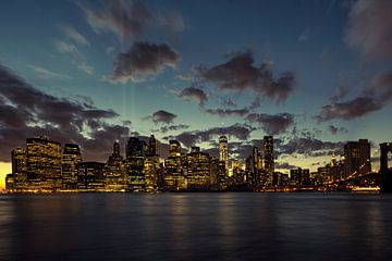New York  Manhattan Skyline by Carina Buchspies