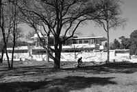 de eenzame fietser bij sanatorium Zonnestraal