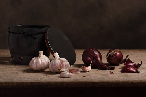 Red Onions & Fresh Garlic
