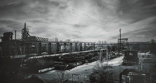Landschaftspark Duisburg Nord - Panorama Silhouette - staalfabriek, kolenmijn en hoogoven in het Ruh