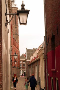 Utrecht - romantisch straatbeeld van Wout van den Berg