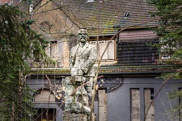 Allemagne - Une statue de Lénine dans un lieu abandonné sur Gentleman of Decay