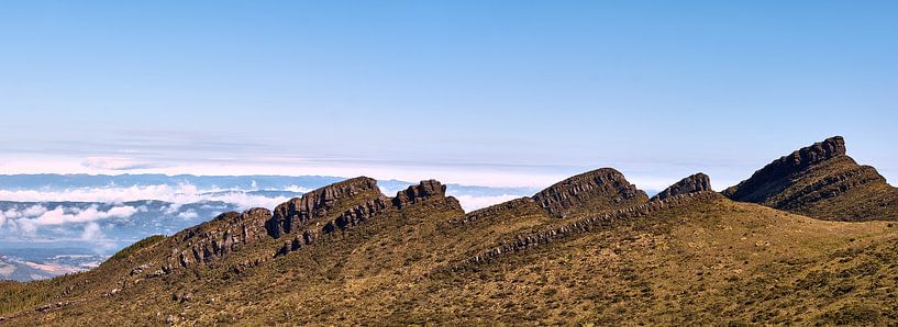 Paramo hoher Andenberg blauer Wolkenhimmel von Alberto Gutierrez