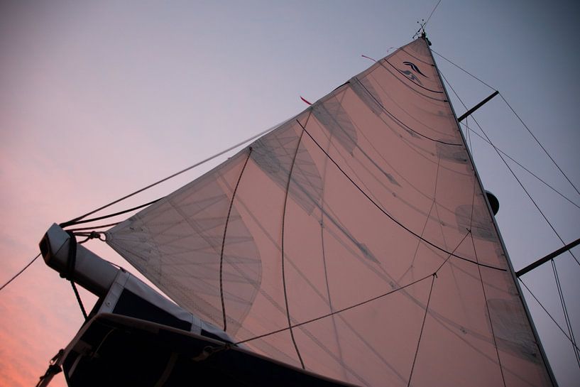 Navigation vers la Norvège avec coucher de soleil par Manon Verijdt