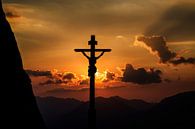 Croix dans la lumière du soir par Fabian Roessler Aperçu