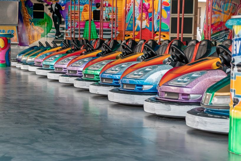 Botsauto's wachten op jonge en oude racers van Your Happy Life