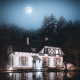 Old-fashioned house Apeldoorn, reflection moon night by vedar cvetanovic