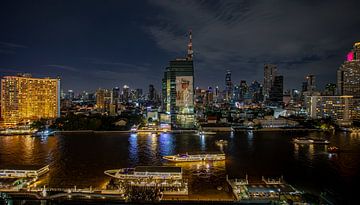 Bangkok aan Chao Phraya River van Paul Vergeer