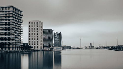 Kattendijkdok & Hafenhaus| Monochrom | Urbaner Minimalismus