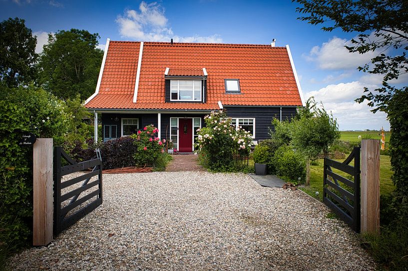 Characterful house along the North Holland trail by peterheinspictures