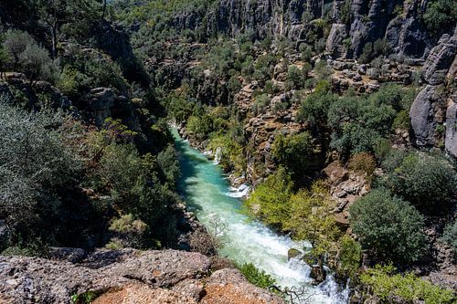 Dramatische kalkstenen kloof aan de Middellandse Zee