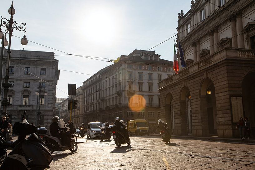Milan by Hello Pompoyo