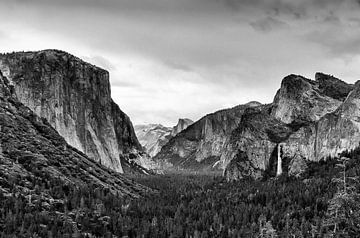 Yosemite Valley Black & White van Han van der Staaij