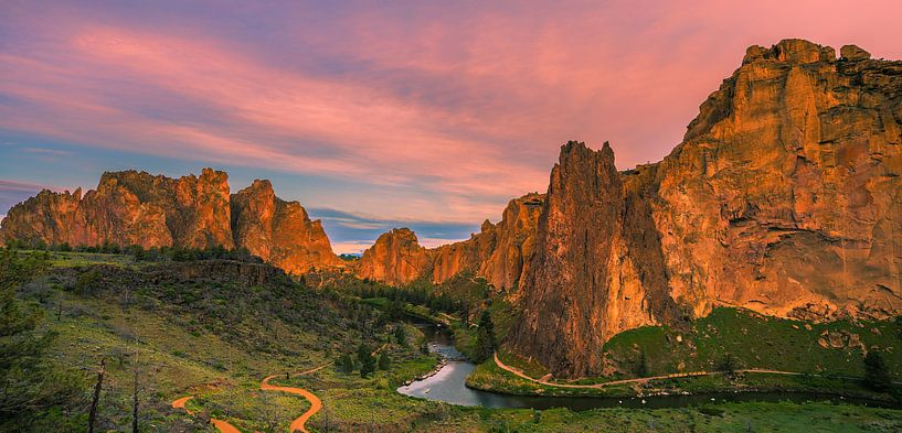 Zonsopkomst bij Smith Rock State Park, Oregon van Henk Meijer Photography