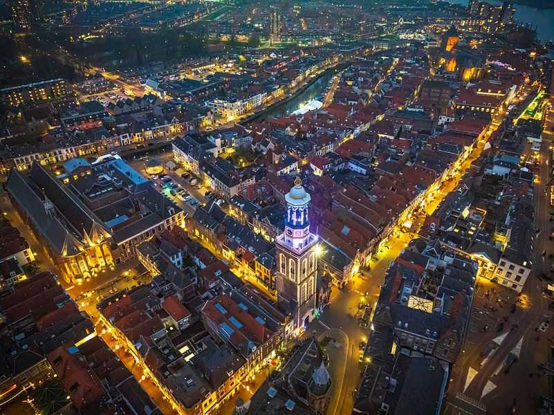 Kampen Nieuwe Toren tijdens een winteravond van Sjoerd van der Wal Fotografie