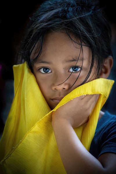 girl in Indonesia van Lex Scholten
