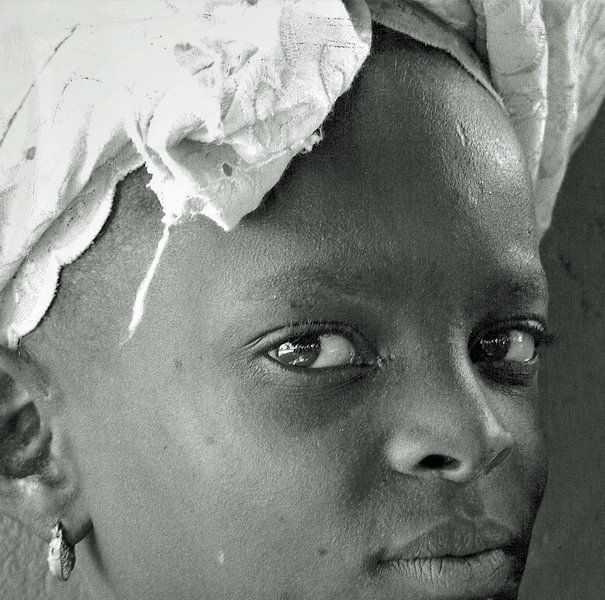 Gambian girl in black and white by Ineke de Rijk