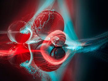 Glaskugeln und die Lichter einer Glasfaser-Lampe