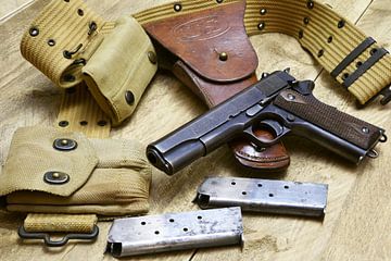 Ein Standbild einer M1911-Pistole von Retrotimes
