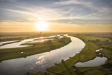 Zonsopkomst over de IJssel in de IJsseldelta tijdens de herfst van Sjoerd van der Wal Fotografie