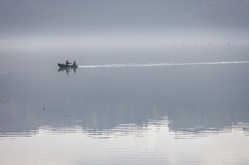 Roeiboot op de Edersee bij Herzhausen